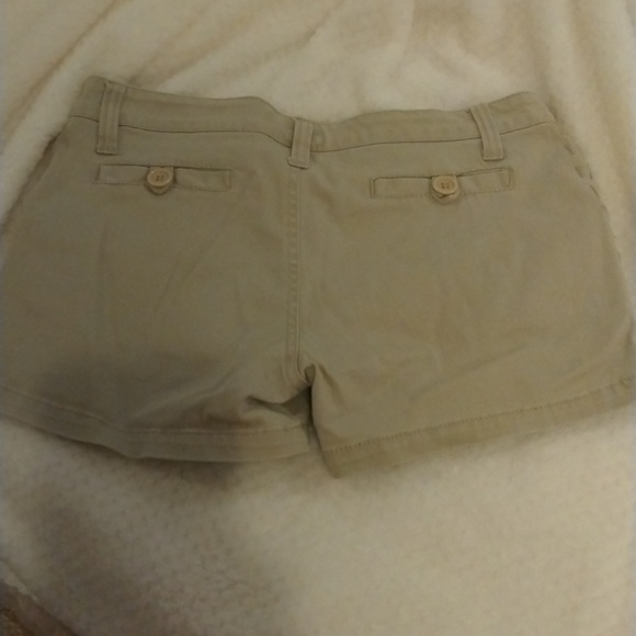 Khaki Shorts by Islandia, Size 3 - Picture 5 of 6